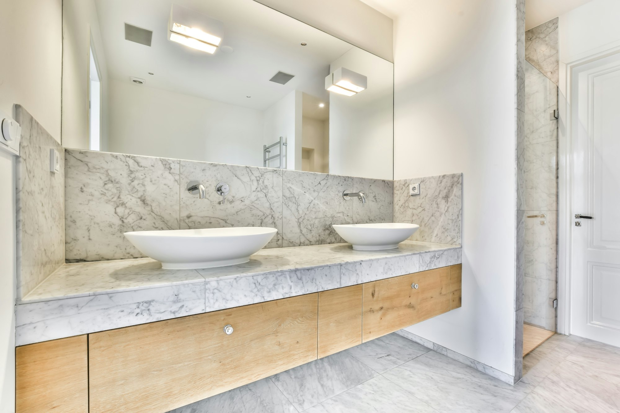 Upgrade Your Bathroom: 10 Tips for Handling Hazardous Bathroom Wiring