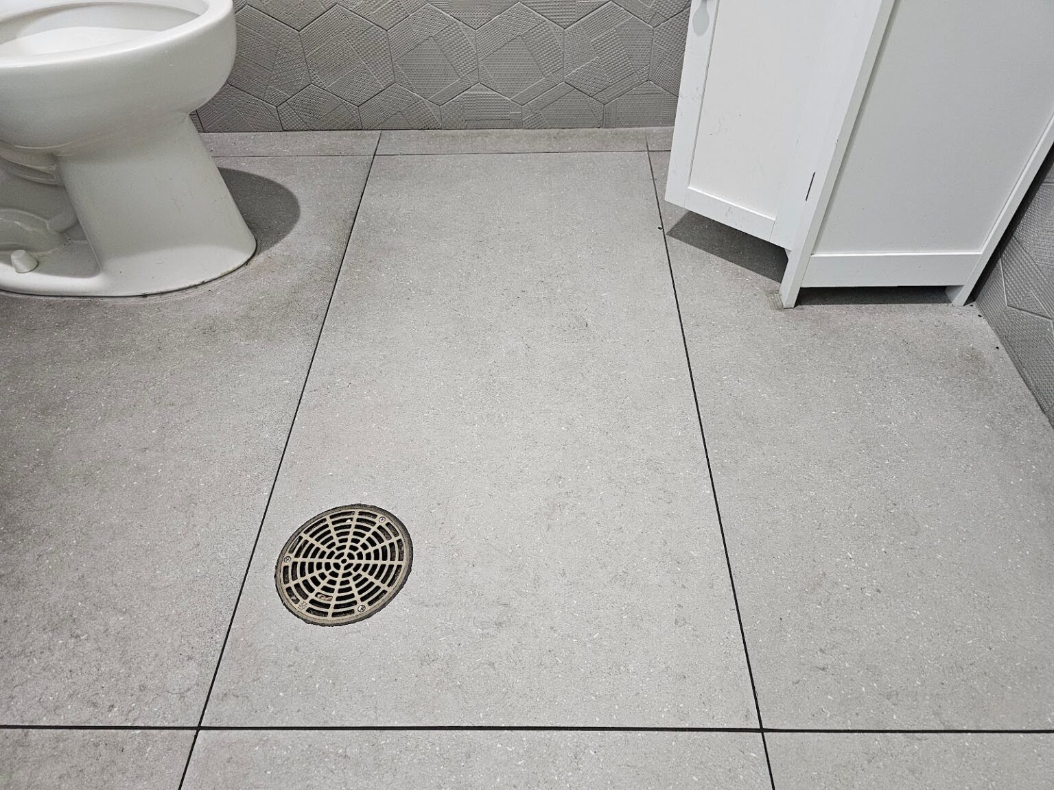 Photo inspiration: Visual Reference: Bathroom Floor Drain Installation And Maintenance Tips