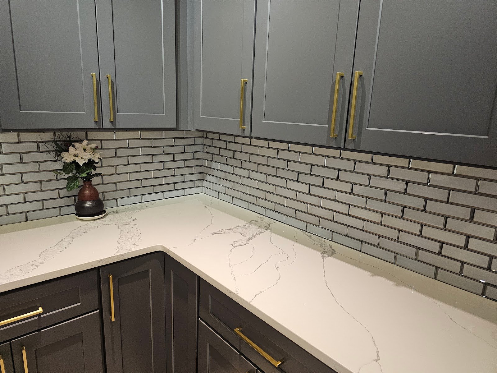 Mirror Edge Backsplash Tile
