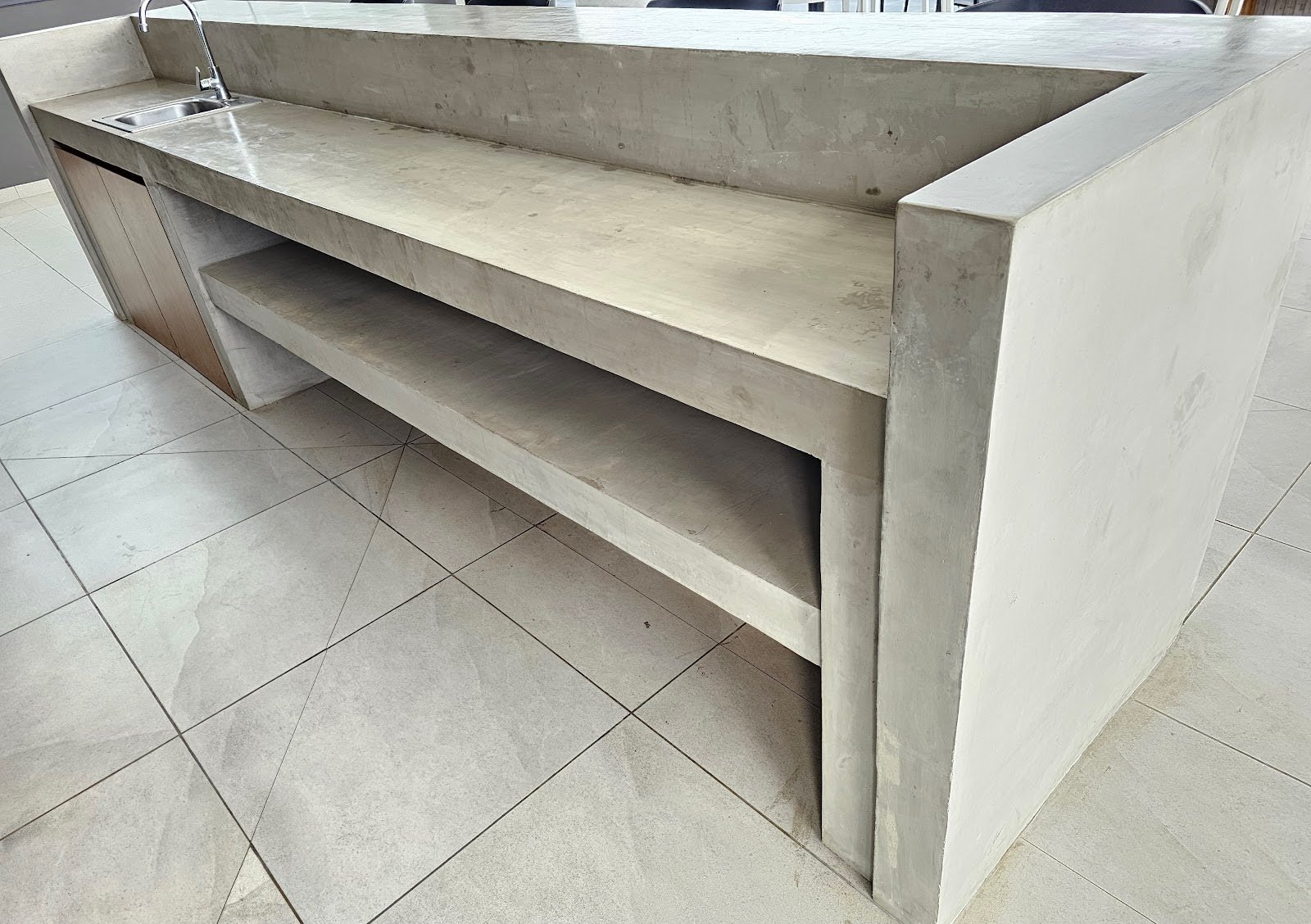 Minimalist Style Concrete Kitchen Island Design Tips