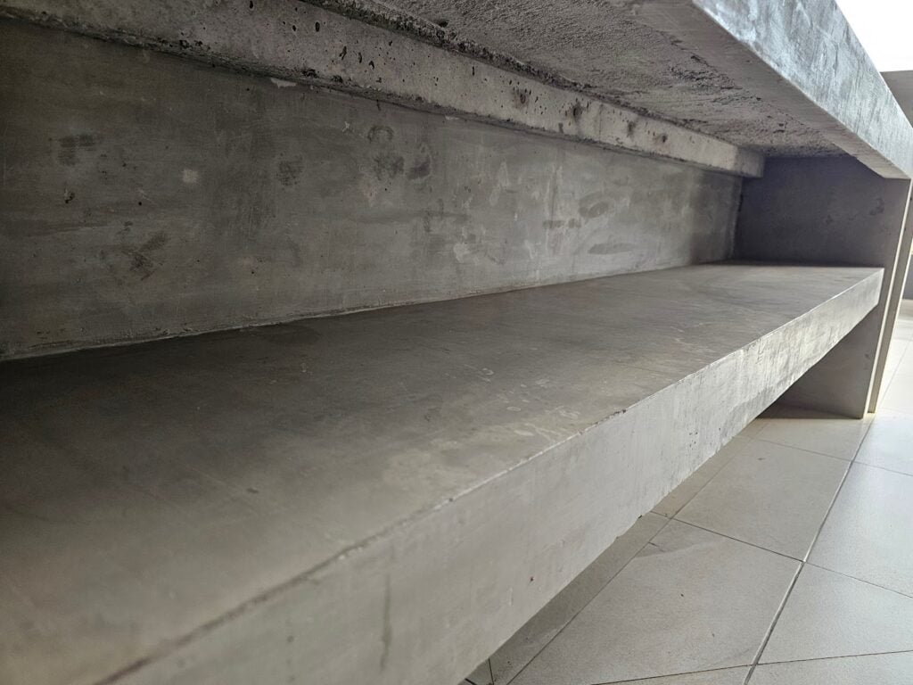Modern Aesthetic of Minimalist Concrete Kitchen Islands