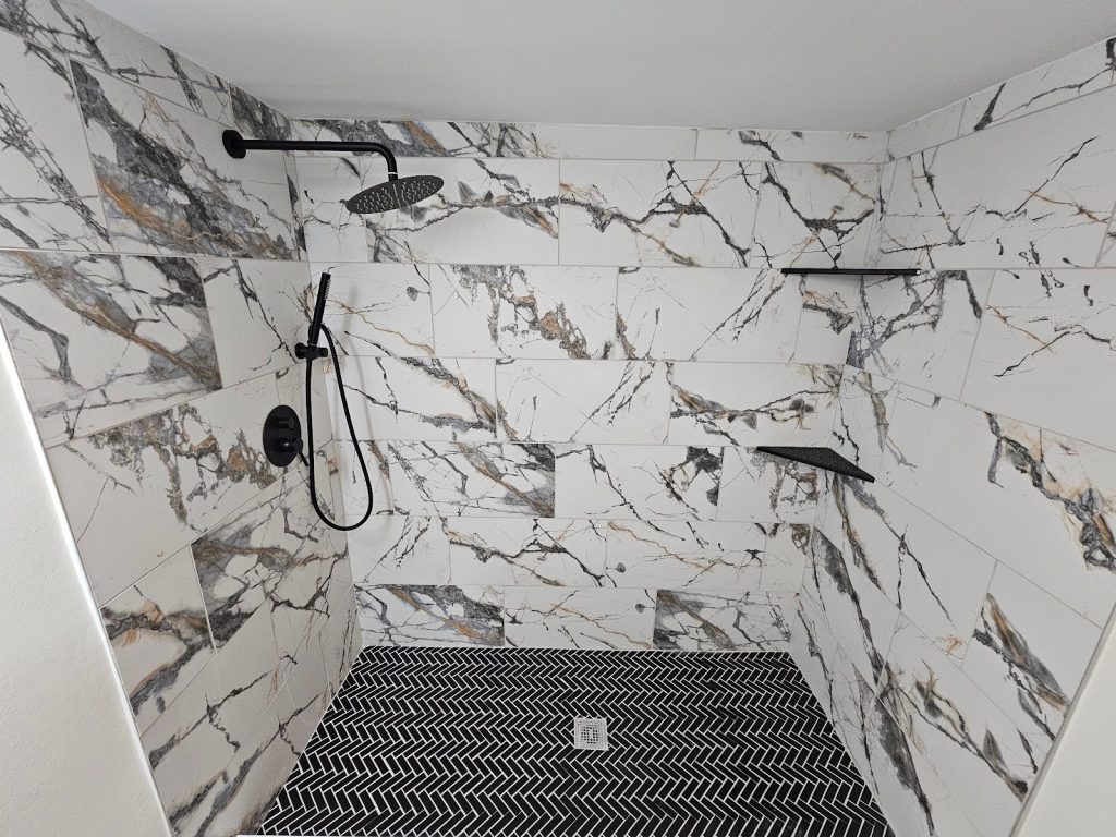 Black and Gold Veining in a Marble Tile - Part I