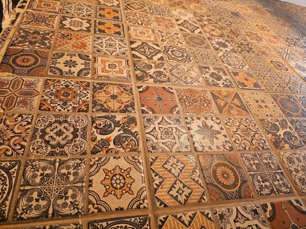 Ceramic tiles created very large
