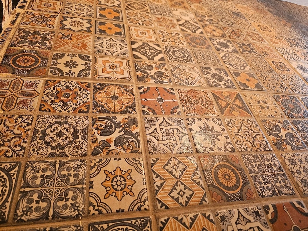 Ceramic tiles created very large