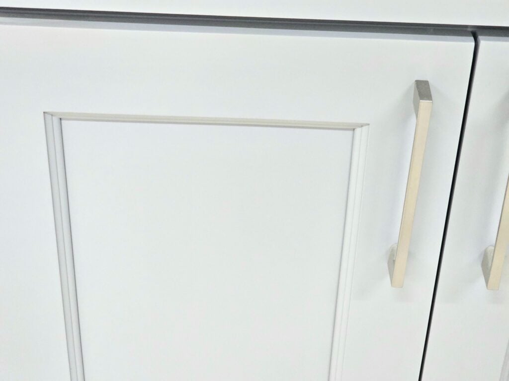 Ogee edge Shaker cabinets installed in a kitchen