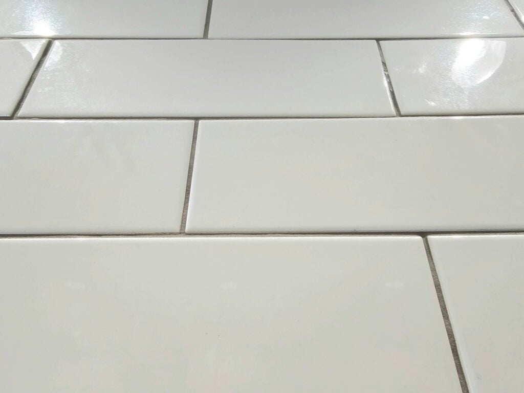 thinner and tighter tile joints
